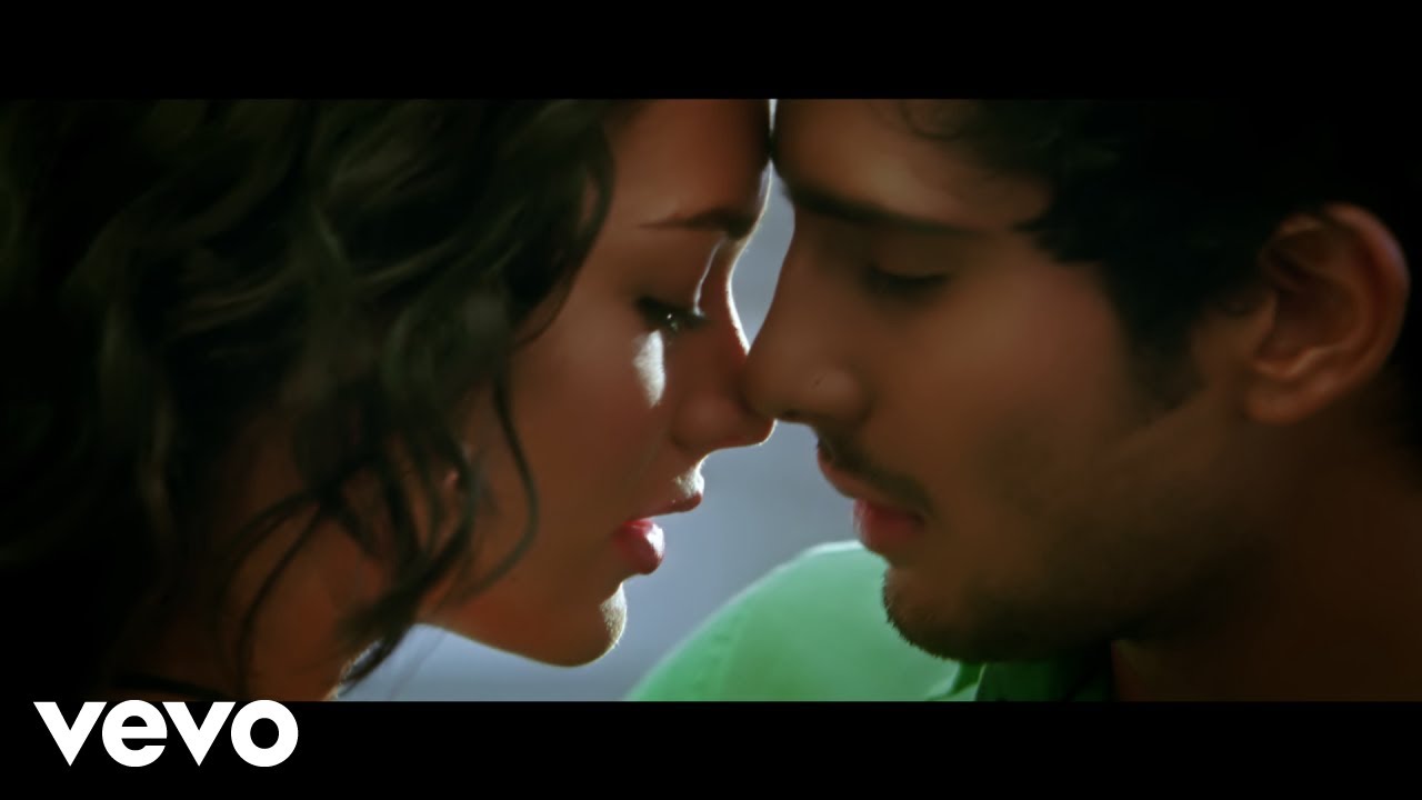 UDTI HUI TITLI KI RANGEEN PARCHAI LYRICS Udti Hui Titli Ki Rangeen Parchai Lyrics